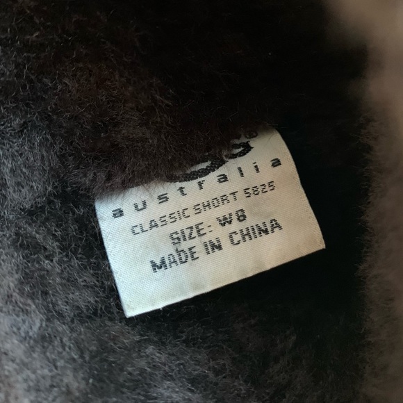 Ugg Women's Classic Short Boots in Chocolate Size 8 - Picture 9 of 10